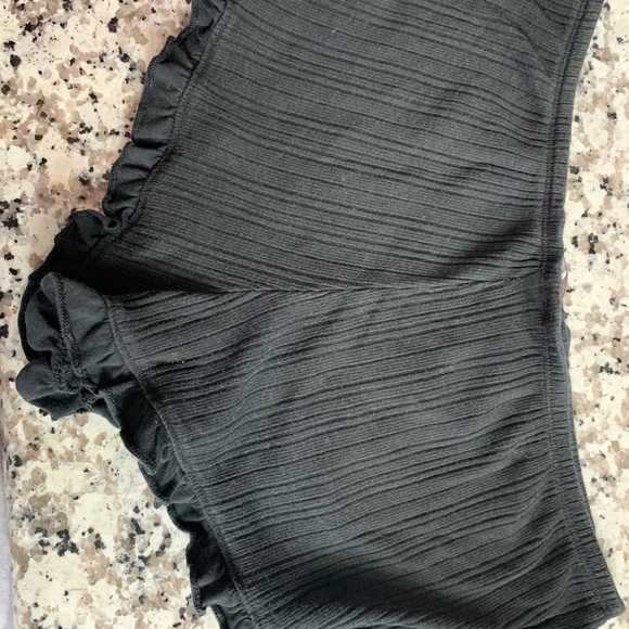 Shorts - Picture 2 of 3